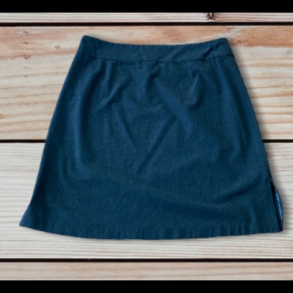 Old Navy Charcoal Skirt with Side Slits. Size 18